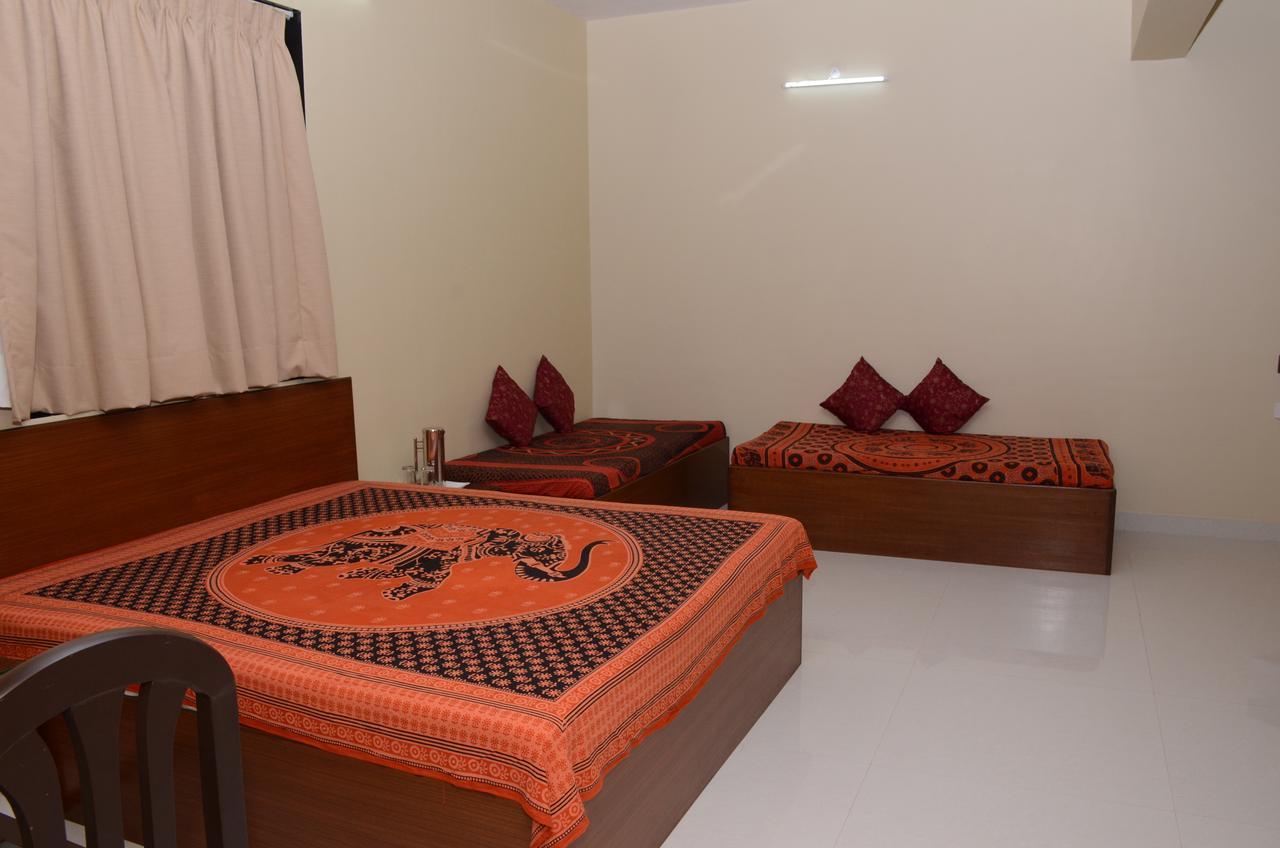 Hotel Hira Laxmi Residency Alībāg Exterior foto