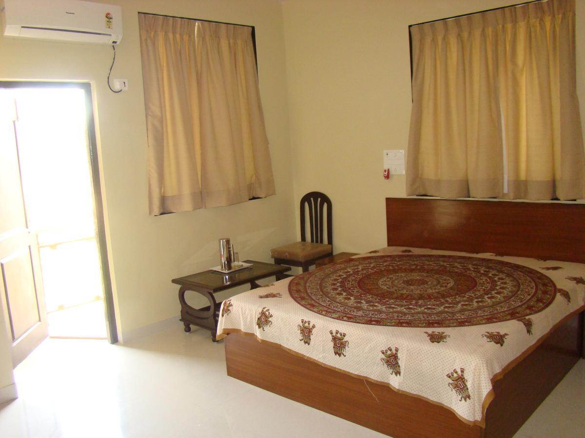 Hotel Hira Laxmi Residency Alībāg Exterior foto