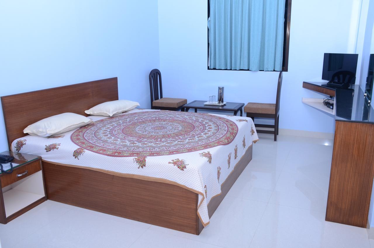 Hotel Hira Laxmi Residency Alībāg Exterior foto