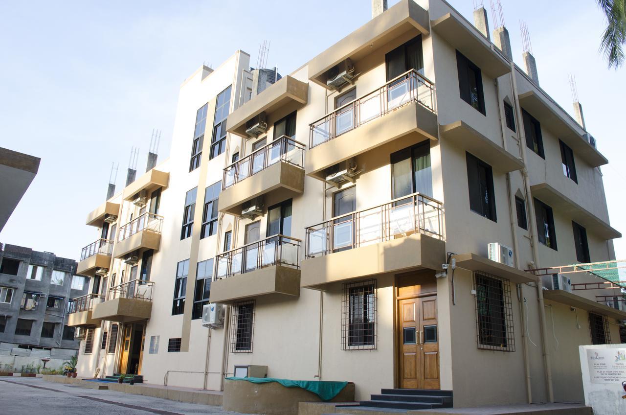 Hotel Hira Laxmi Residency Alībāg Exterior foto
